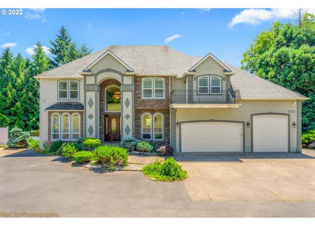 Property at 14310 SE Steele St, Portland, OR 97236, 8 beds, 4.5 baths
