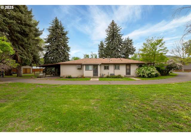 Property at 2903 N Spruce St, La Grande, OR 97850, 4 beds, 2 baths