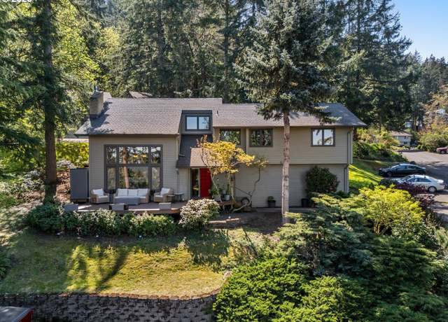 Property at 626 Startouch Dr, Eugene, OR 97405, 3 beds, 2.5 baths