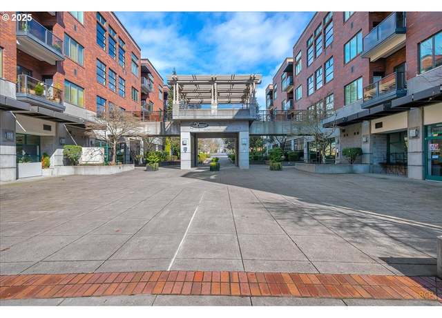 Property at 300 W 8th St #222, Vancouver, WA 98660, 1 bed, 1 bath
