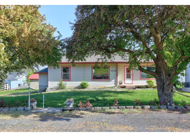 Property at 2215 E 16th St, The Dalles, OR 97058, 3 beds, 2 baths