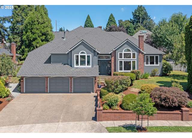 Property at 2095 Wellington Dr, West Linn, OR 97068, 4 beds, 2.5 baths