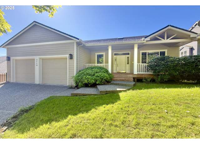 Property at 3110 SW Dickinson St, Portland, OR 97219, 4 beds, 2.5 baths