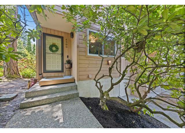 Property at 4300 Botticelli St, Lake Oswego, OR 97035, 2 beds, 2.5 baths