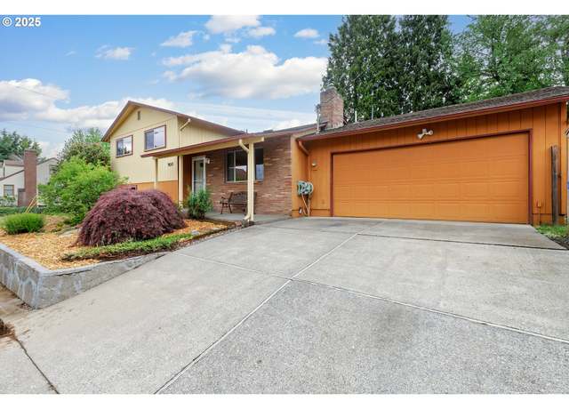 Property at 7430 N Burr Ave, Portland, OR 97203, 3 beds, 1.5 baths