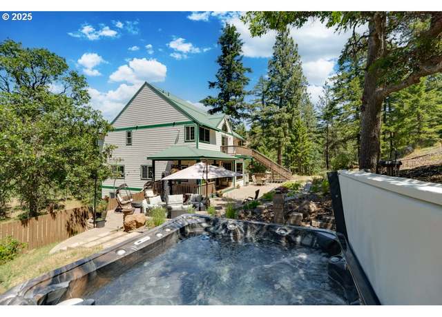 Property at 304 Toad Rd, Goldendale, WA 98620, 4 beds, 4 baths