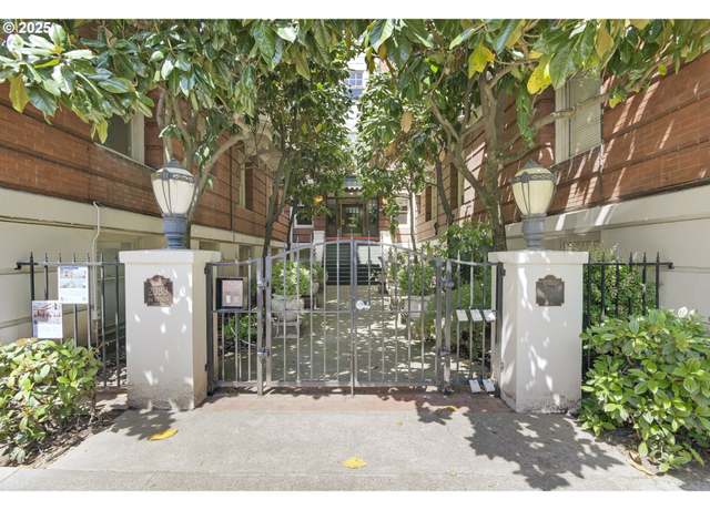 Property at 2083 NW Johnson St #2, Portland, OR 97209, 1 bed, 1 bath