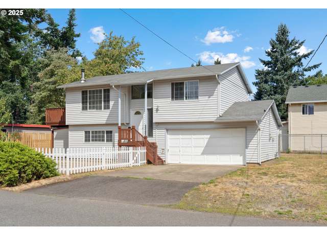 Property at 11611 SE Lincoln St, Portland, OR 97216, 4 beds, 1.5 baths