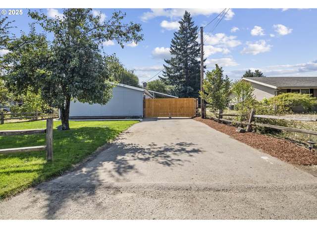Property at 7778 SE Harmony Dr, Milwaukie, OR 97222, 4 beds, 2 baths