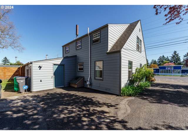 Property at 11045 SE Holgate Blvd, Portland, OR 97266
