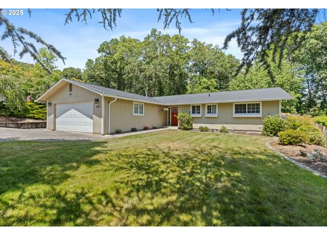 Property at 2138 SE Lois Dr, Roseburg, OR 97470, 3 beds, 2 baths