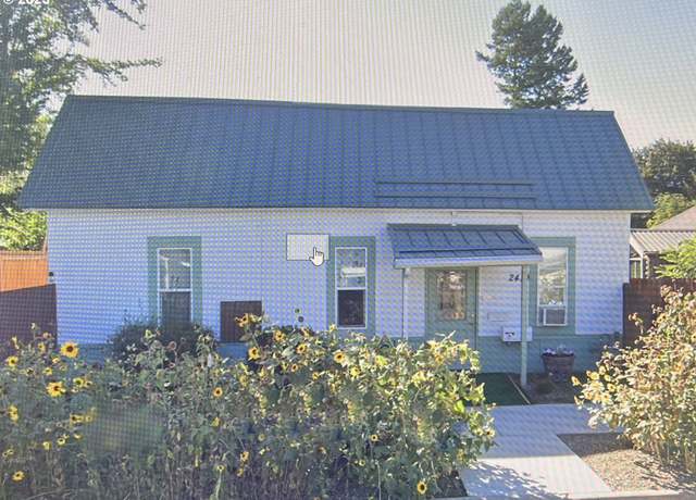 Property at 2419 7th St, Baker City, OR 97814, 2 beds, 1 bath