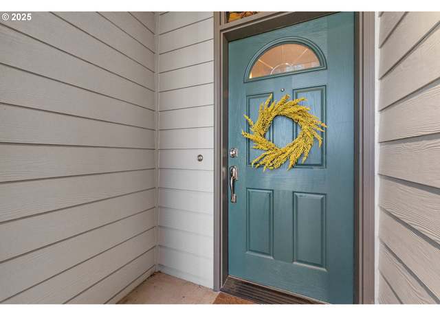 Property at 1608 SW Montgomery St, Portland, OR 97201, 2 beds, 2.5 baths