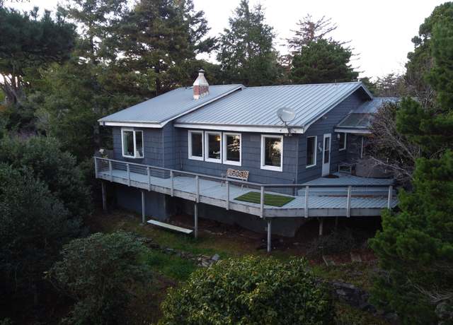 Property at 30 Geer Cir, Port Orford, OR 97465, 3 beds, 1.5 baths