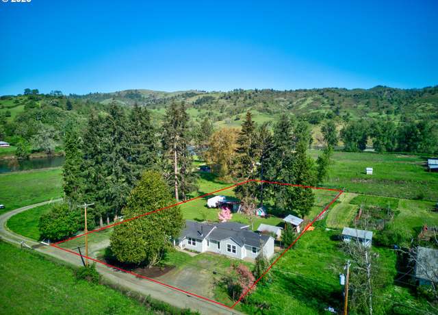 Property at 1069 Little Valley Rd, Roseburg, OR 97471, 3 beds, 2 baths