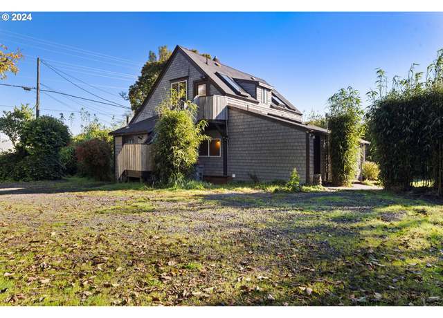 Property at 858 E Harbor Dr, Warrenton, OR 97146, 3 beds, 3 baths