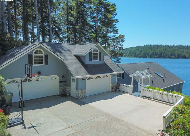 Property at 84284 Alder Dr, Florence, OR 97439, 3 beds, 2.5 baths
