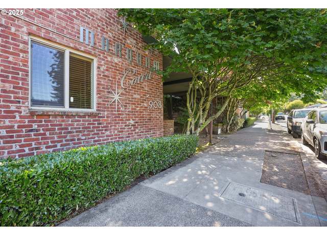 Property at 908 SW Gaines St #31, Portland, OR 97239, 1 bed, 1 bath