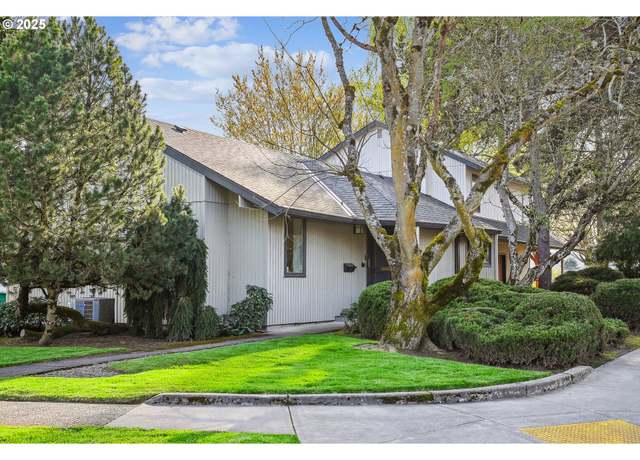 Property at 5305 SE 34th Ave, Portland, OR 97202, 8 beds, 3 baths
