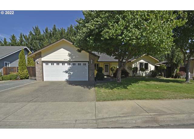 Property at 2024 SE Kayleigh Way, Grants Pass, OR 97526, 3 beds, 2 baths