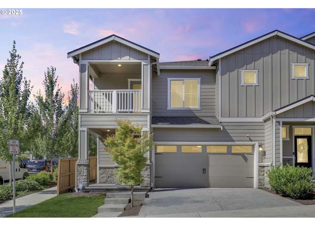Property at 2002 NE 100th Cir, Vancouver, WA 98686, 3 beds, 2.5 baths