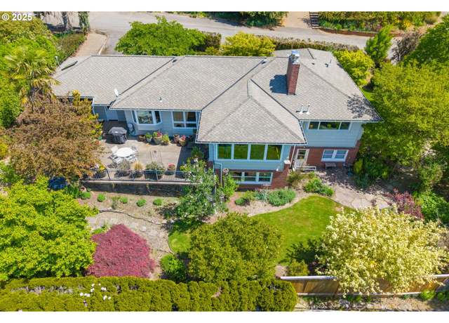 Property at 3755 SW Jerald Way, Portland, OR 97221, 5 beds, 3 baths