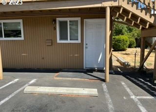 Property at 1260 10th St #5, Florence, OR 97439, 1 bed, 1 bath