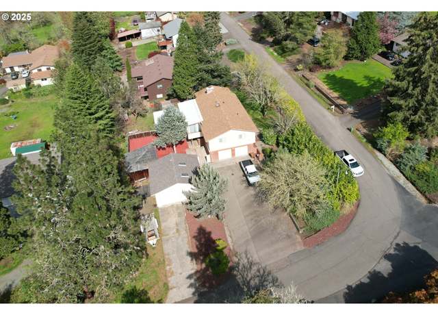 Property at 497 Wood Crest Dr, Myrtle Creek, OR 97457, 3 beds, 3 baths