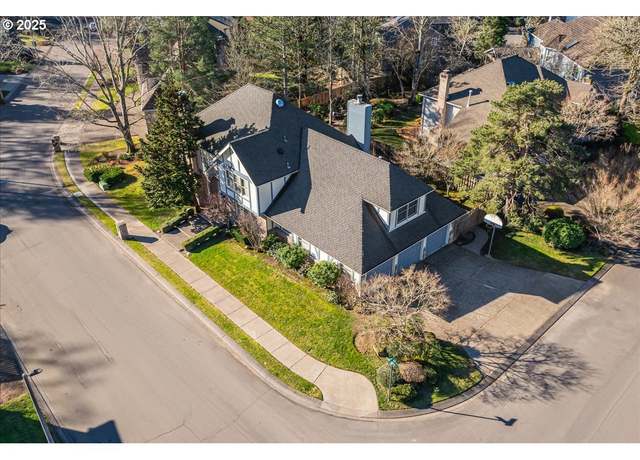 Property at 14309 Edenberry Dr, Lake Oswego, OR 97035, 5 beds, 2.5 baths