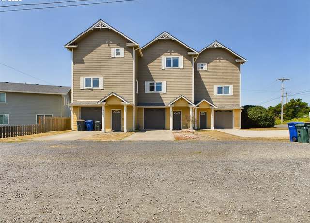 Property at 906 SW 7th St Unit B, Newport, OR 97365, 3 beds, 3 baths