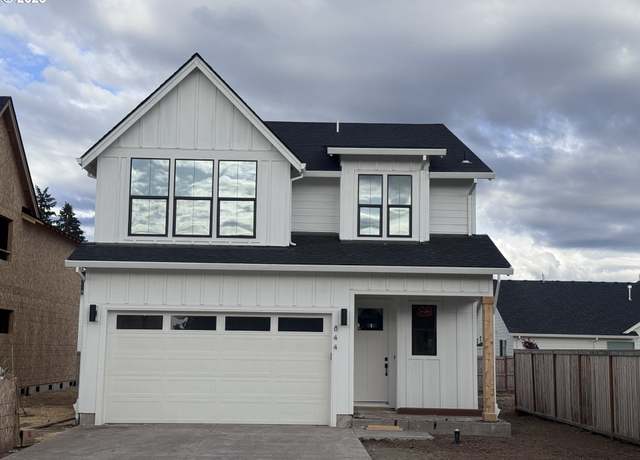 Property at 844 NE 17th Ave, Canby, OR 97013, 3 beds, 2.5 baths