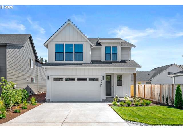 Property at 844 NE 17th Ave, Canby, OR 97013, 3 beds, 2.5 baths