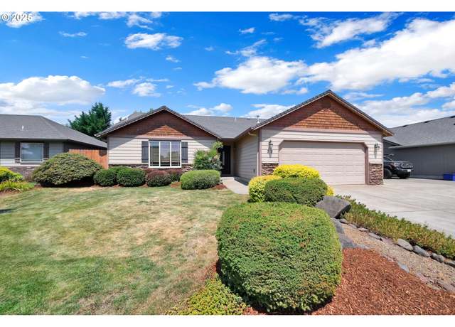 Property at 32 Sandalwood Loop, Creswell, OR 97426, 3 beds, 2 baths