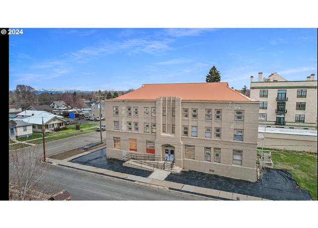 Property at 2330 5th St, Baker City, OR 97814, 0.5 baths