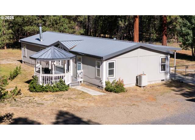 Property at 153354 Hackamore Ln, La Pine, OR 97739, 3 beds, 2 baths