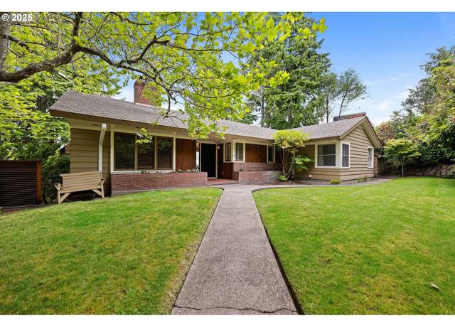 Property at 1228 11th St, Astoria, OR 97103, 3 beds, 2.5 baths