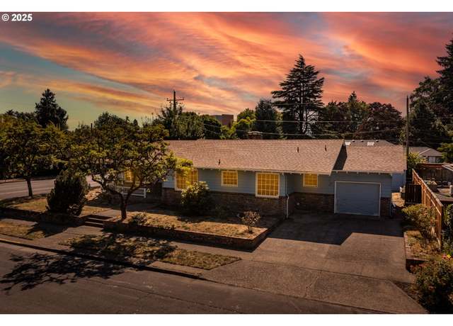 Property at 1100 NW Dixon St, Corvallis, OR 97330, 6 beds, 3.5 baths
