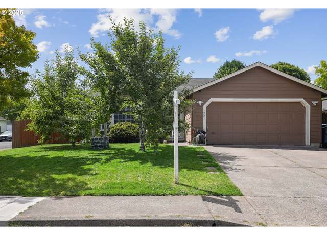 Property at 1901 NW 4th St, Battle Ground, WA 98604, 3 beds, 2 baths