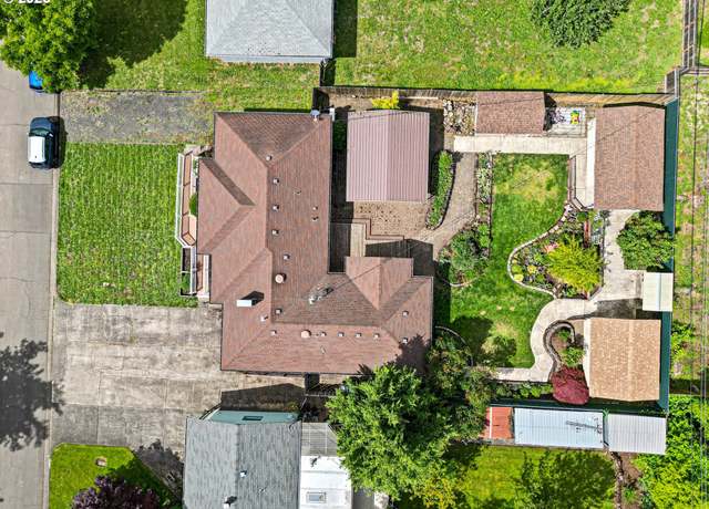 Property at 905 Hughes St, Eugene, OR 97402, 5 beds, 2 baths