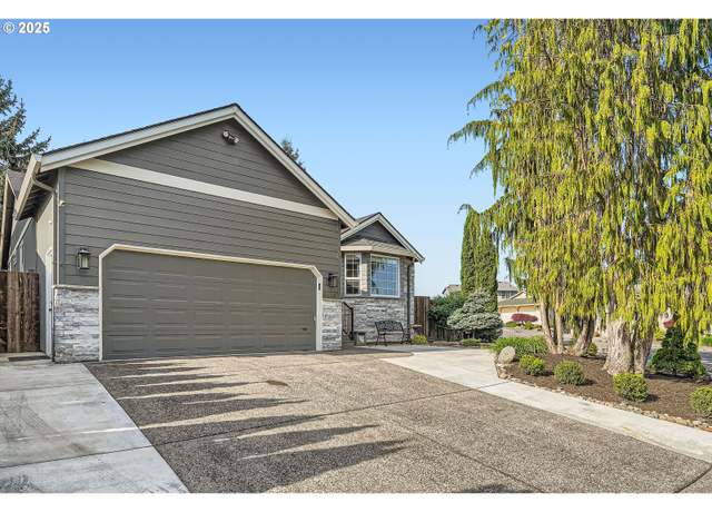 Property at 5305 NE 70th Cir, Vancouver, WA 98661, 3 beds, 2 baths