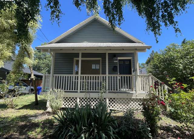 Property at 9511 N Ivanhoe St, Portland, OR 97203, 3 beds, 1 bath