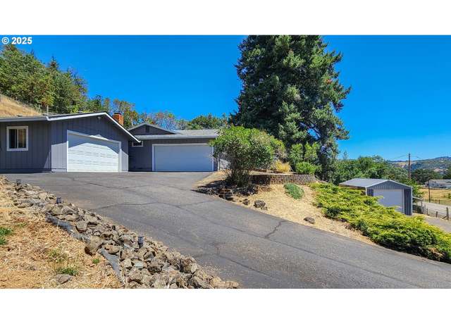Property at 6649 Garden Valley Rd, Roseburg, OR 97471, 3 beds, 2.5 baths