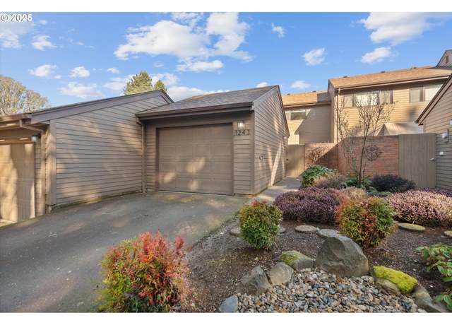 Property at 1243 NW Michelbook Ln, Mcminnville, OR 97128, 2 beds, 2.5 baths