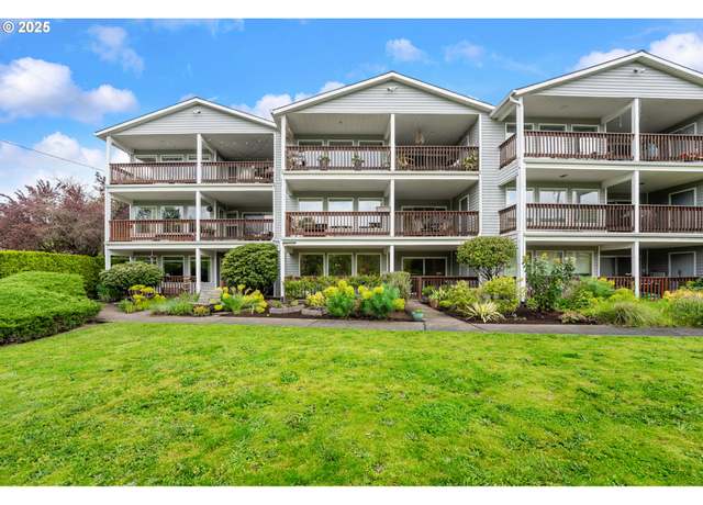 Property at 6708 N Richmond Ave, Portland, OR 97203, 2 beds, 2 baths
