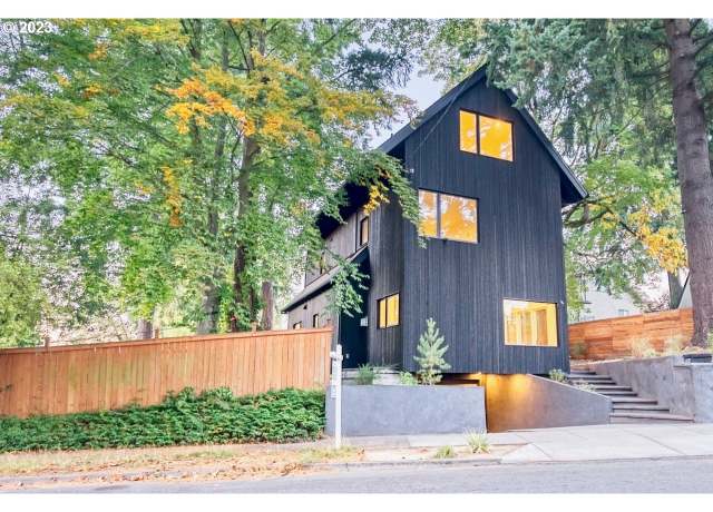 Property at 4523 SE Tibbetts St, Portland, OR 97206, 5 beds, 4.5 baths