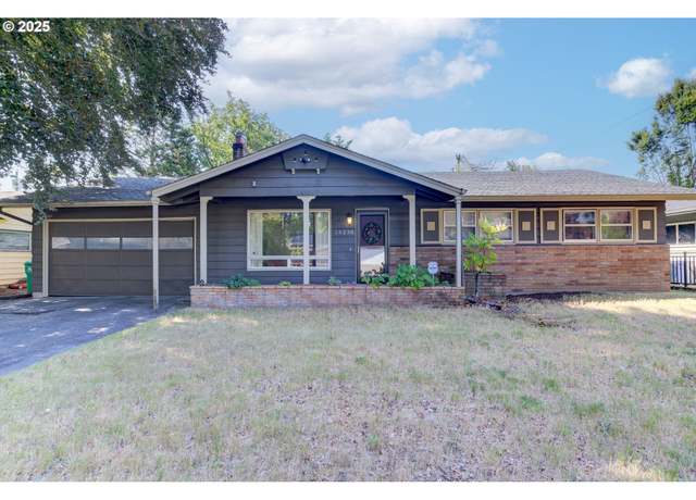 Property at 16230 NE Hoyt St, Portland, OR 97230, 3 beds, 2 baths