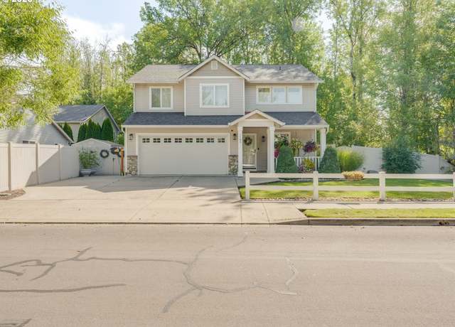 Property at 1105 NW 25th Ave, Battle Ground, WA 98604, 4 beds, 2.5 baths