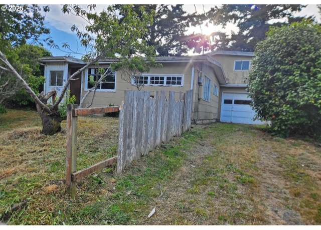 Property at 740 S Cammann St, Coos Bay, OR 97420, 4 beds, 1 bath