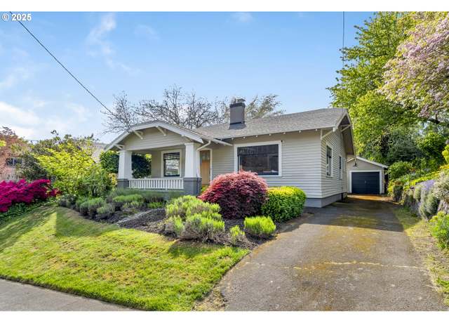 Property at 205 SE 32nd Ave, Portland, OR 97214, 2 beds, 1 bath