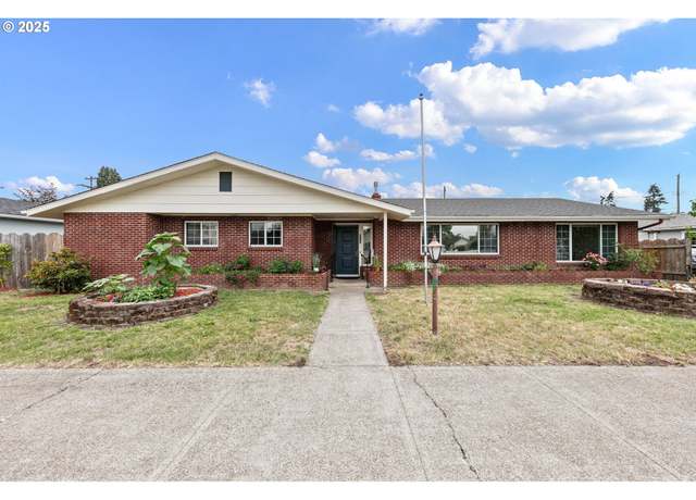 Property at 970 Kalmia St, Junction City, OR 97448, 4 beds, 2.5 baths